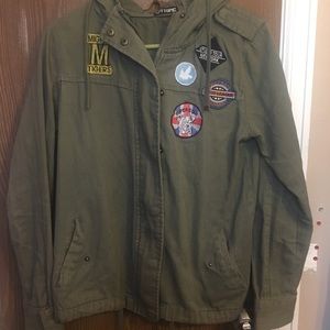 Army green light jacket | Hot Topic